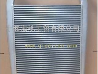 供应东风雷诺290-375马力-中冷器