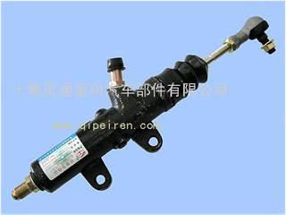 供应离合器总泵（东风天龙1604010-C0100）Clutch master cylinder (Dongfeng Drago