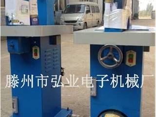 供应黑龙江省海伦市蹄片投铆机可对汽车制动蹄片的铆钉进行冲击和铆接方便省力