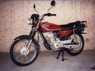 雅奇牌YQ125-B型两轮摩托车