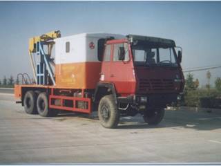 西石牌XSJ5195TCY型采油车