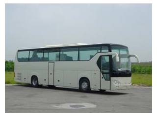 宝龙牌TBL6125HDA型豪华旅游客车