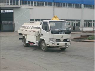 中集牌ZJV5060GJYSD型加油车