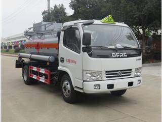 特运牌DTA5070GRYD5型易燃液体罐式运输车