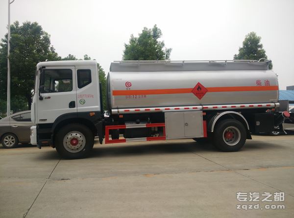 D9东风多利卡12吨油罐车康机180马力厂家低价直销