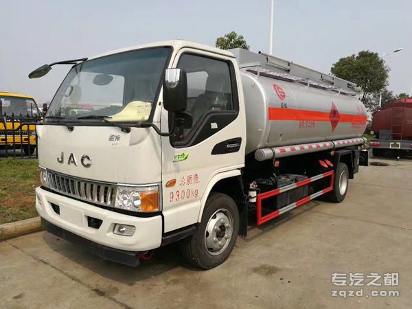 楚胜江淮7吨加油车全国最低价格