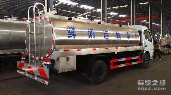 东风大多利卡8吨牛奶运输车价格  8方奶罐车厂家报价
