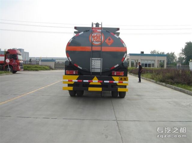 供应东风天龙DTA5160GHYD化工液体运输车