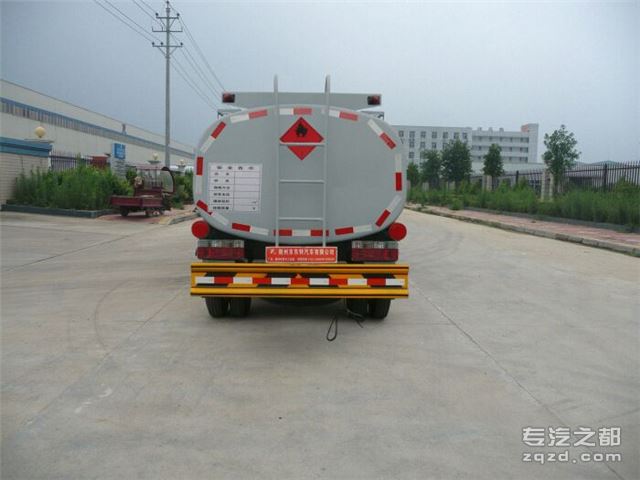 供应江淮DTA5090GRY易燃液体罐式运输车