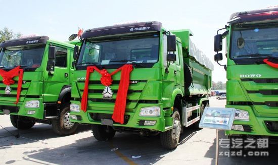 新型渣土车郑州推广 中国重汽获得认可