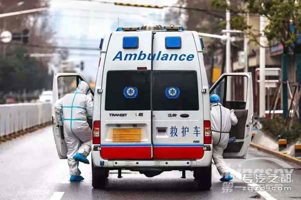 “移动ICU”新全顺智慧救护车