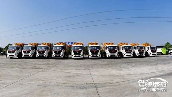 东风程力携手 25吨天龙勾臂式垃圾车上市即获批量订单