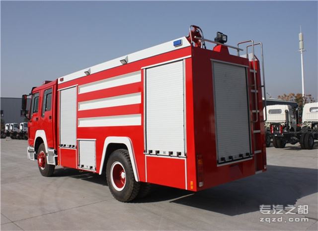 重汽豪沃8吨泡沫消防车多少钱一辆