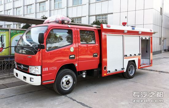 国五东风2.5吨水罐消防车价格