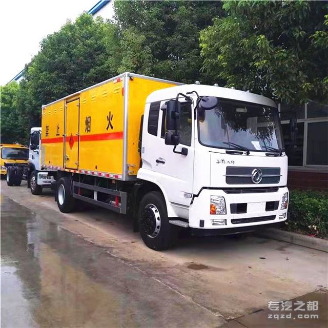 东风天锦国六危险品箱式运输车