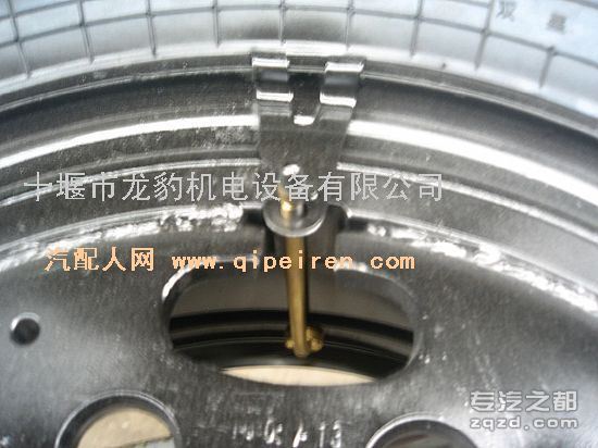 供应东风军车EQ2102N轮胎总成12.5R20