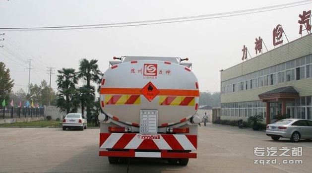 供应醒狮牌SLS5253GYYZ型运油车 中国重汽 金王子 301马力 6×4