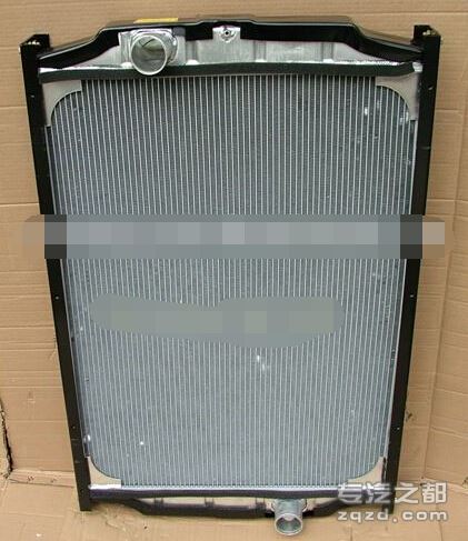二汽东风紫罗兰玉柴190马力 1301010-B67D水箱散热器
