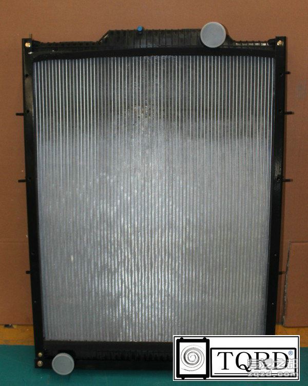 重汽豪运水箱散热器NZ9525530161