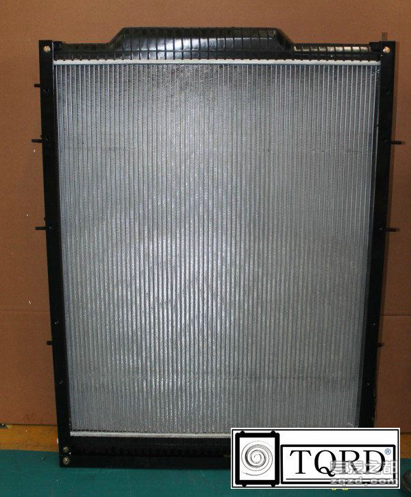 重汽豪运水箱散热器NZ9525530161