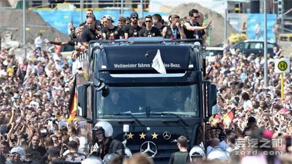 世界杯冠军德国队四星级奔驰大卡车
