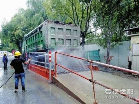 迅雷行动 上海进行渣土车集中整治