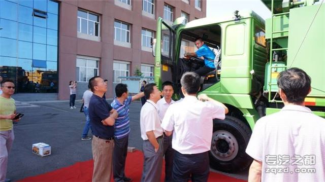 陕汽举办新疆区域环保渣土车上市发布活动