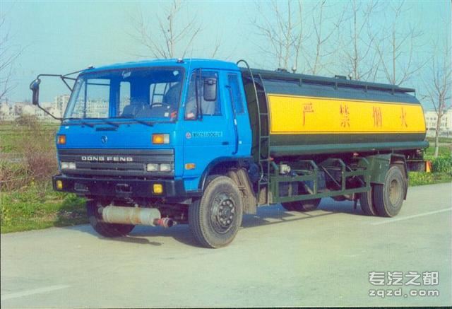 楚星牌WHZ5100GJYE型加油车