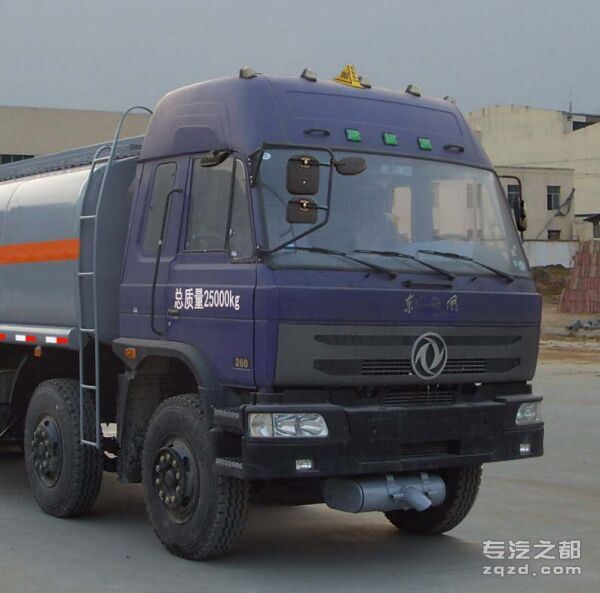 特运牌DTA5251GHYH型化工液体运输车