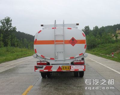 楚胜牌CSC5082GJY3型加油车-后部图片