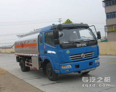 楚胜牌CSC5166GJY型加油车-图片1