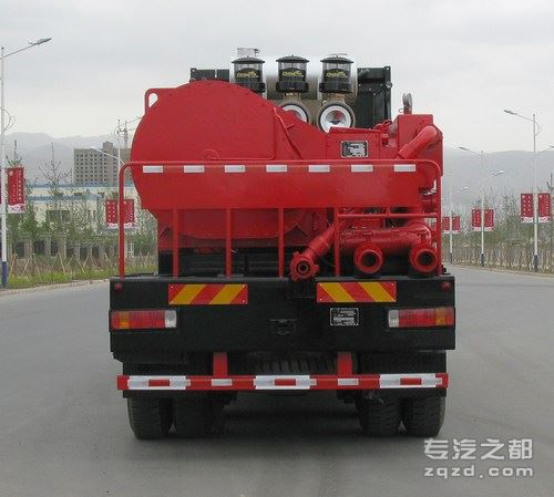 兰矿牌LK5350TYL140型压裂车-后部图片