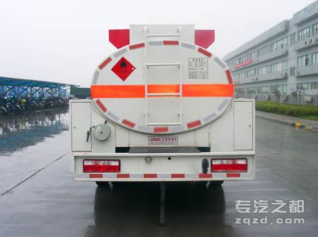 江淮牌HFC5071GJYT型加油车-后部图片