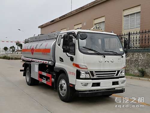 楚胜牌CSC5121GYYJH5型运油车-图片1