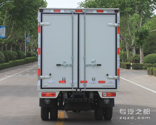 福田牌BJ5032XYK5PV5-01型翼开启厢式车-后部图片