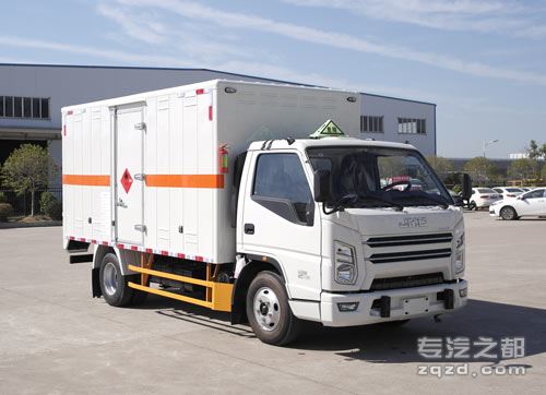 江铃江特牌JMT5042XRQXG26型易燃气体厢式运输车-图片1