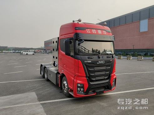 江铃牌SXQ4250J4B4N6B型半挂牵引车-图片1