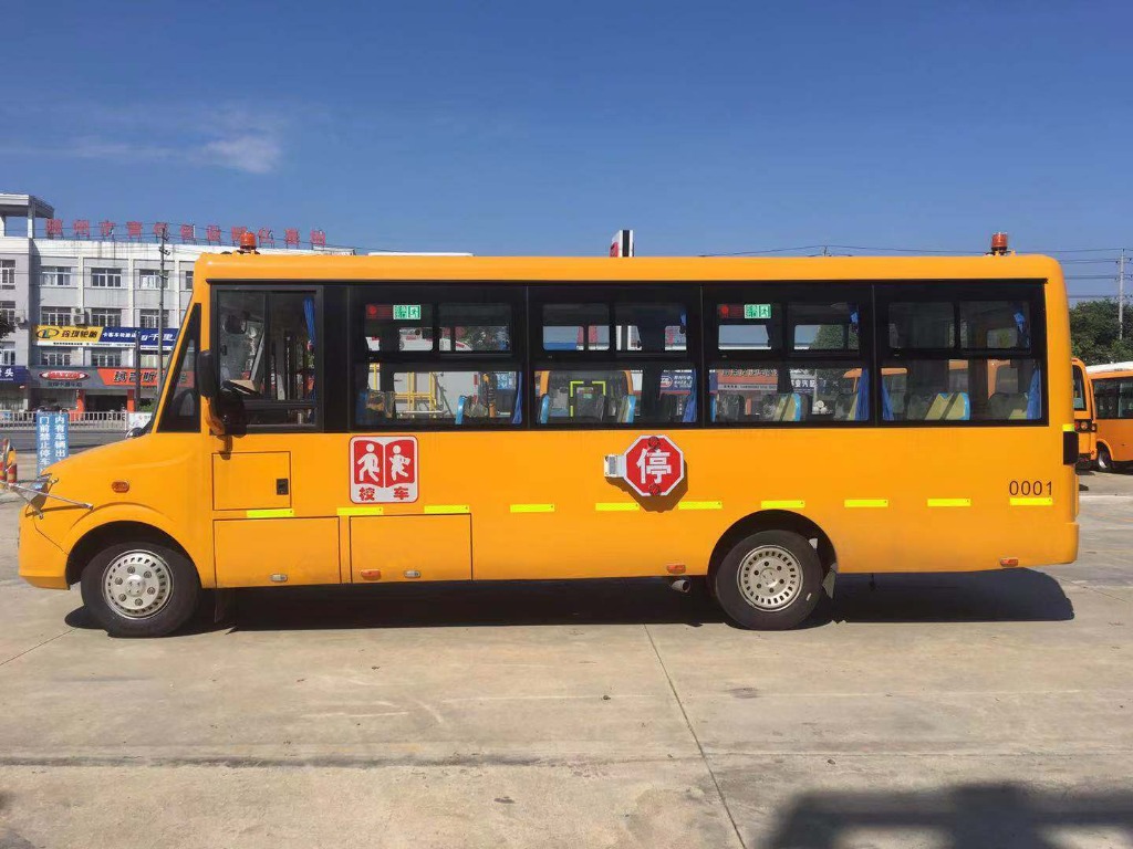 东风牌DFA6758KYX5B型幼儿专用校车