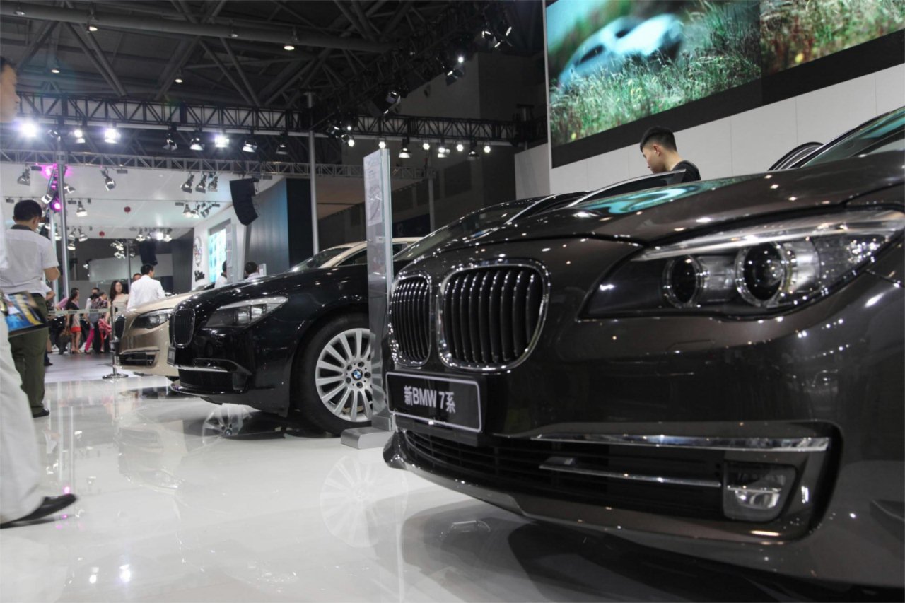 2013重庆国际汽车工业展：宝马展台