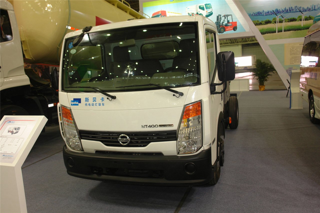 第二届中国国际商用车展览车型：斯贝卡垃圾车