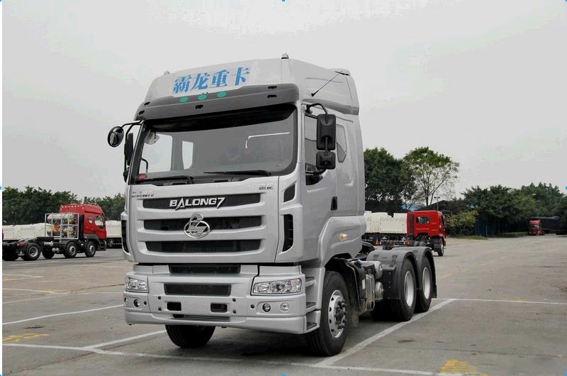 > 东风柳汽 霸龙潍柴m7 430马力 6x4 牵引车