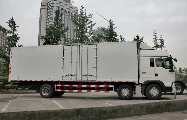 > 中国重汽 howo t5g重卡 310马力 6x2 厢式载货车(zz5257xxym56cge1)