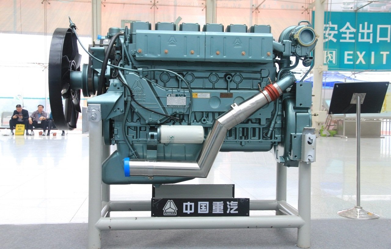 中国重汽HW9609013B 发动机