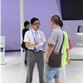 2013重庆国际汽车工业展:商家与用户交流沟通 第8张照片