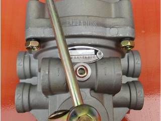 供应东风天龙感载阀 3542010-K6204 Dongfeng kinland load sensing valve/brak