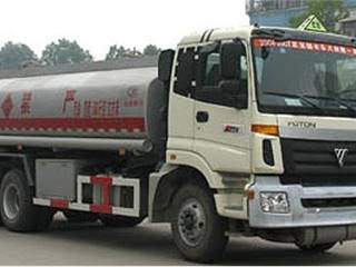 供应程力威牌CLW5250GYYB3型运油车
