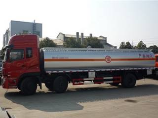 供应程力威牌CLW5190GYY3型运油车