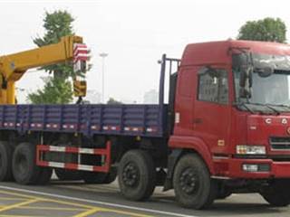 供应程力威牌华菱后置12吨随车起重运输车