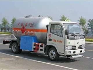 供应程力威牌CLW5070GYQ型液化气体运输车