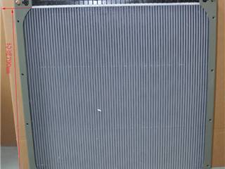 重汽豪沃水箱散热器WG9725530011/WG9725530010